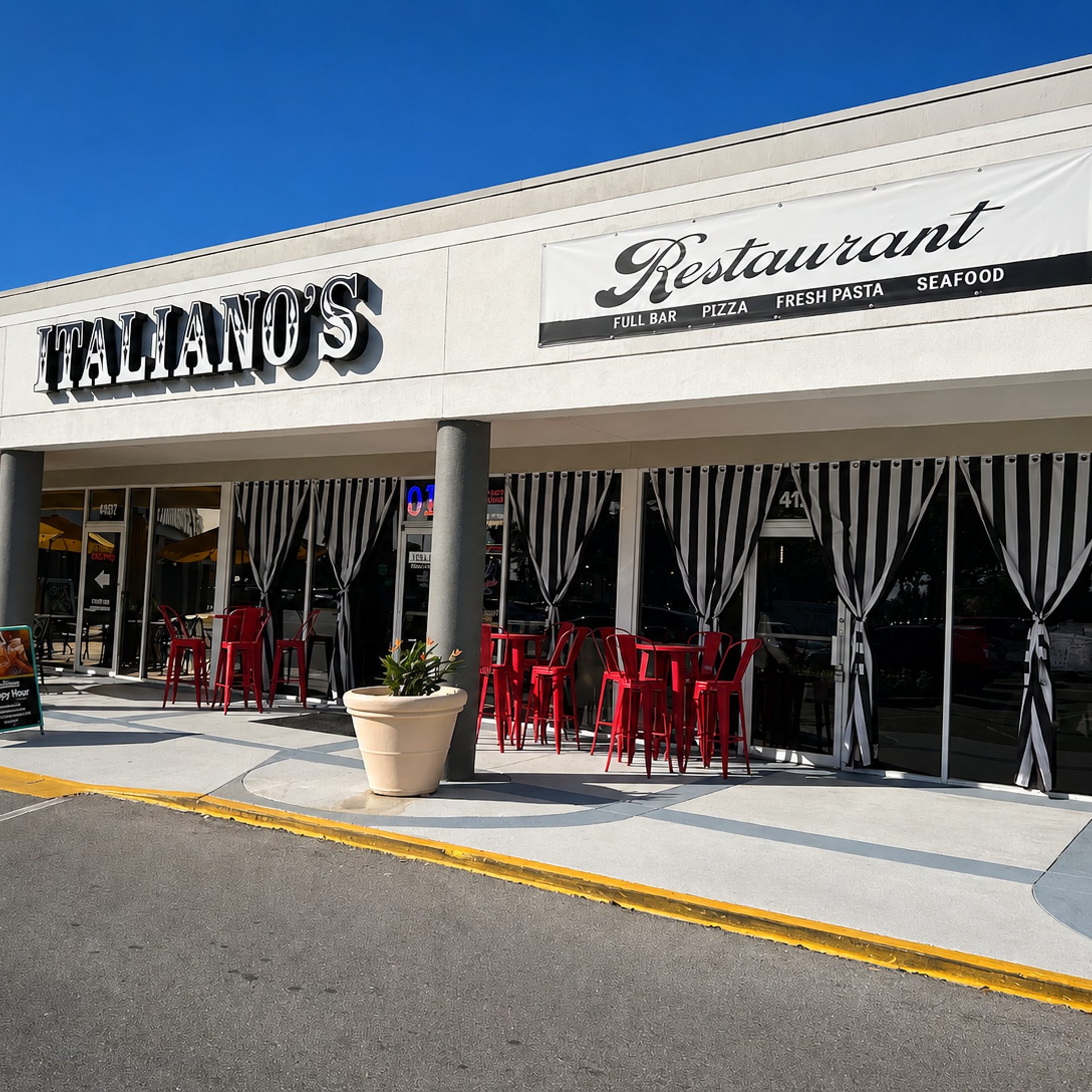 South Venice’s Destination for Pizza, Pasta & Drinks